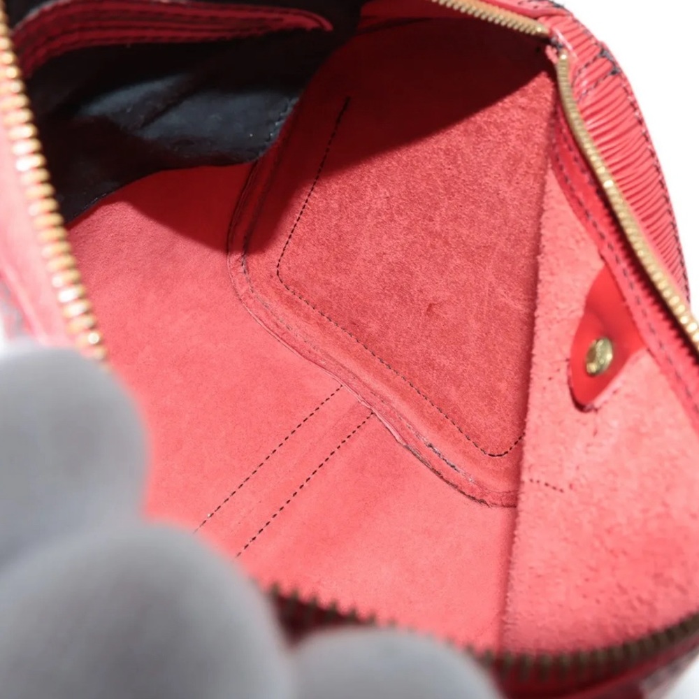 Louis Vuitton Epi Speedy 25 Red With Gold Hardware M43017 - Picture 8 of 13